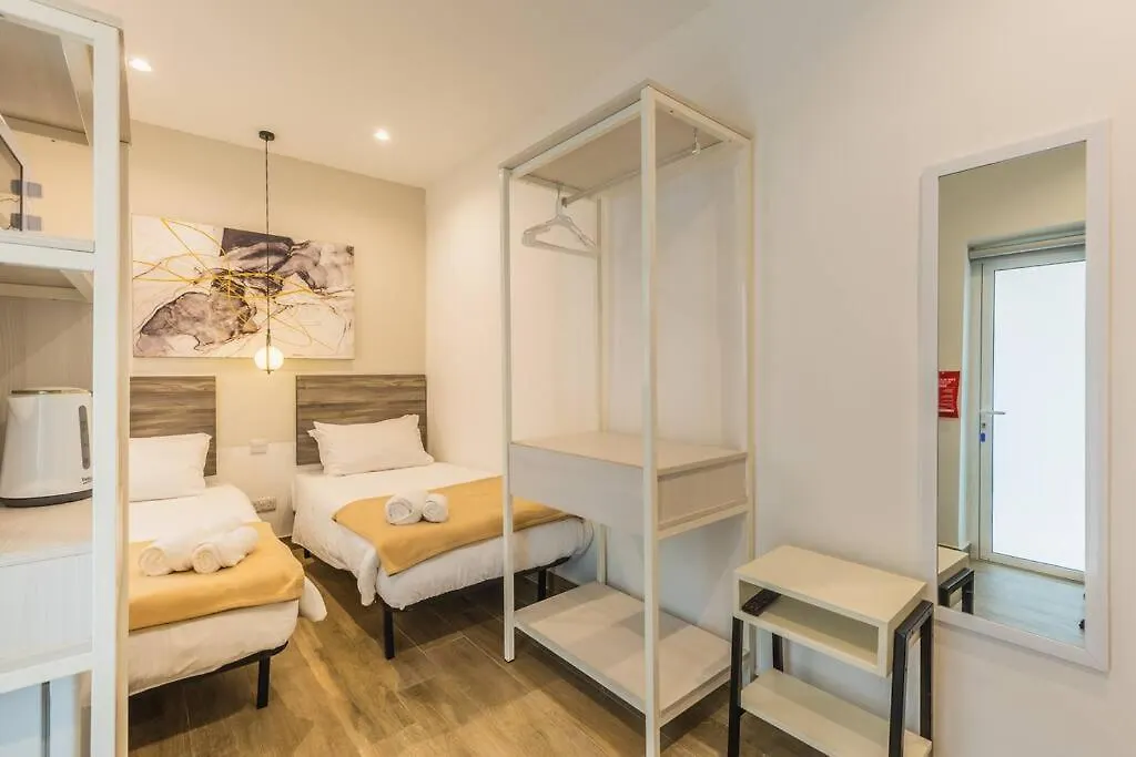 Private Studio 14 At The New Olo Living Guesthouse Saint Julian's Apartment